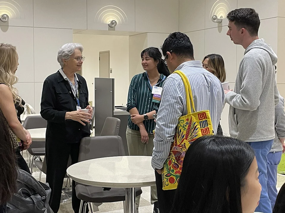 Students speaking with an alumni at the Bruin Nurse Networking Night