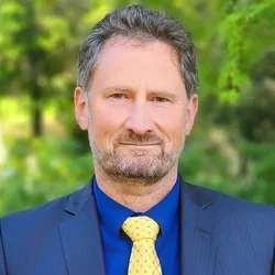 Paul Macey headshot